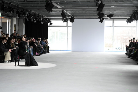Dzhus Fashion Show auf der Berlin Fashion Week A/W 2024