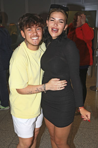 Rückkehr aus dem Dschungel-Camp 2024 auf dem Flughafen Frankfurt am Main