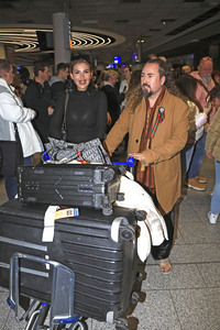 Rückkehr aus dem Dschungel-Camp 2024 auf dem Flughafen Frankfurt am Main