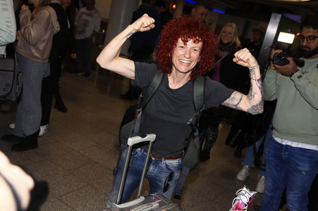 Rückkehr aus dem Dschungel-Camp 2024 auf dem Flughafen Frankfurt am Main