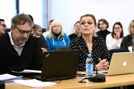 Gerichtsverhandlung von Julia Neigel im Sächsischen Oberverwaltungsgericht in Bautzen