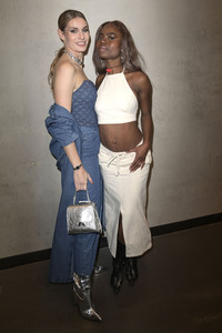 Rebekka Ruetz Fashion Show auf der Berlin Fashion Week A/W 2024