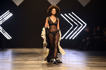 Rebekka Ruetz Fashion Show auf der Berlin Fashion Week A/W 2024