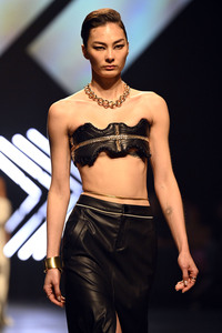 Rebekka Ruetz Fashion Show auf der Berlin Fashion Week A/W 2024