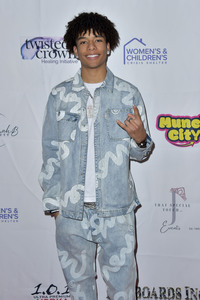 Flawed & Fabulous Event in Costa Mesa