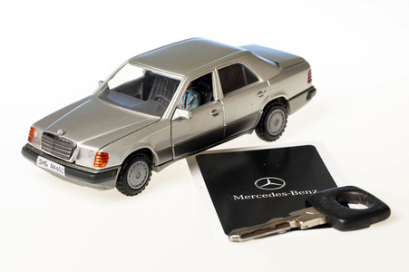 Symbolfoto Mercedes
