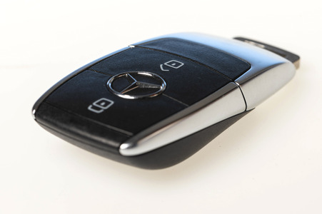 Symbolfoto Mercedes