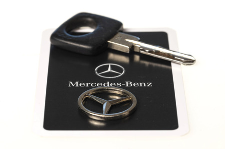 Symbolfoto Mercedes