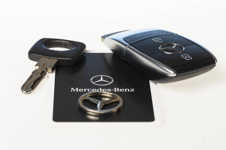 Symbolfoto Mercedes