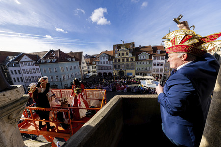 Sturm Karnevalisten auf das Rathaus in Erfurt