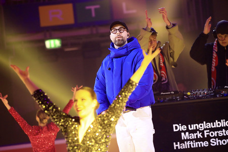 TV Show 'American Ice Football' in Mannheim