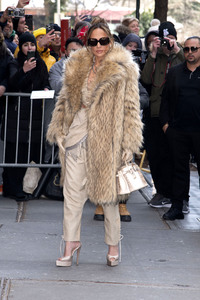 Jennifer Lopez  in der Talkshow 'The View' in New York