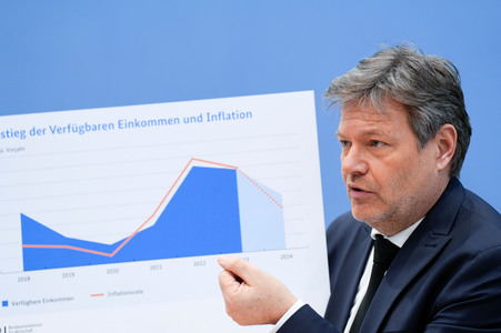Bundespressekonferenz zur Vorstellung des Jahreswirtschaftsberichts 2024 in Berlin