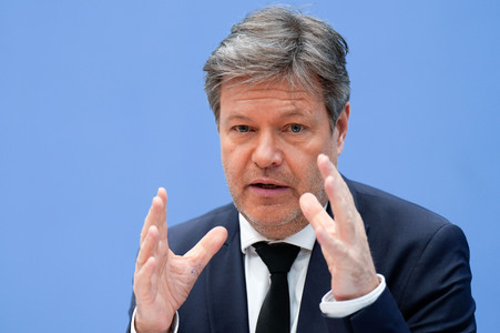 Bundespressekonferenz zur Vorstellung des Jahreswirtschaftsberichts 2024 in Berlin