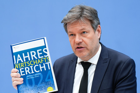 Bundespressekonferenz zur Vorstellung des Jahreswirtschaftsberichts 2024 in Berlin