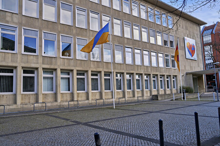 Beflaggung zum 2. Jahrestag des Kriegsbeginns in Hannover