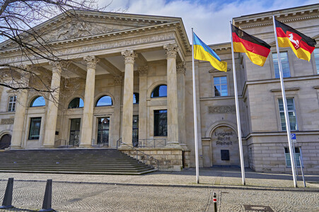 Beflaggung zum 2. Jahrestag des Kriegsbeginns in Hannover