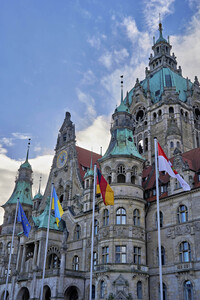 Beflaggung zum 2. Jahrestag des Kriegsbeginns in Hannover