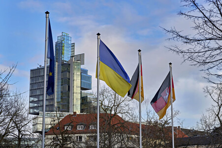 Beflaggung zum 2. Jahrestag des Kriegsbeginns in Hannover