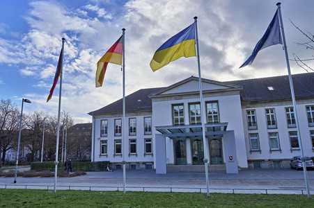 Beflaggung zum 2. Jahrestag des Kriegsbeginns in Hannover