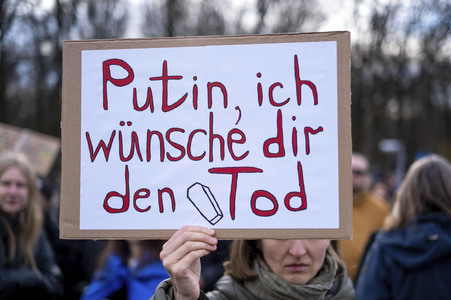 Demonstration zum 2. Jahrestag des Kriegsbeginns in Berlin