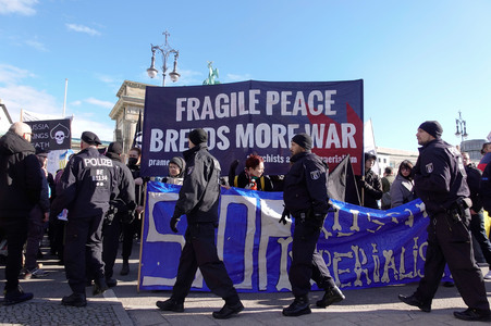 Demonstration zum 2. Jahrestag des Kriegsbeginns in Berlin