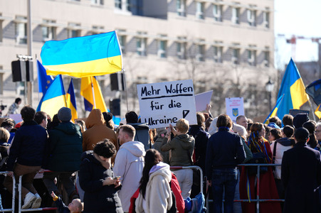 Demonstration zum 2. Jahrestag des Kriegsbeginns in Berlin