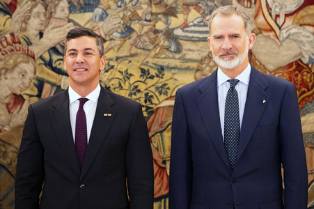 König Felipe empfängt Präsident Peña in Madrid