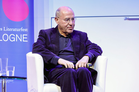 Gregor Gysi und Hans-Dieter Schütt auf der lit.Cologne 2024 in Köln