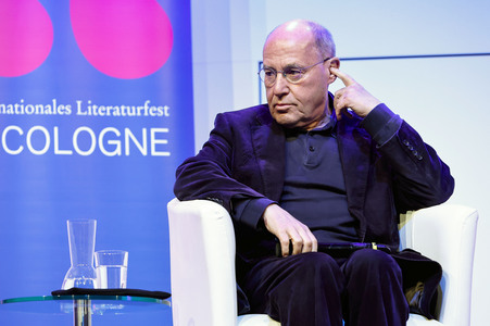 Gregor Gysi und Hans-Dieter Schütt auf der lit.Cologne 2024 in Köln
