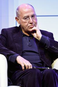 Gregor Gysi und Hans-Dieter Schütt auf der lit.Cologne 2024 in Köln