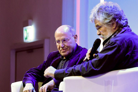 Gregor Gysi und Hans-Dieter Schütt auf der lit.Cologne 2024 in Köln