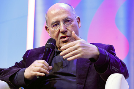 Gregor Gysi und Hans-Dieter Schütt auf der lit.Cologne 2024 in Köln