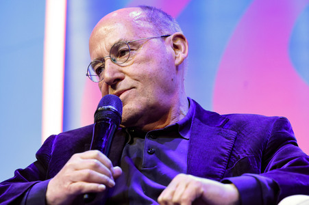 Gregor Gysi und Hans-Dieter Schütt auf der lit.Cologne 2024 in Köln