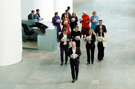 Fototermin '100 Tage bis zur EURO 2024' in Berlin