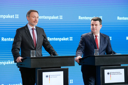 Pressekonferenz zum Rentenpaket II in Berlin