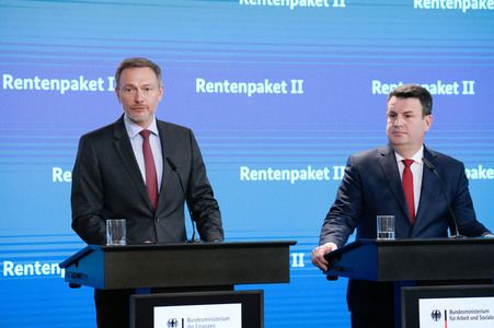 Pressekonferenz zum Rentenpaket II in Berlin