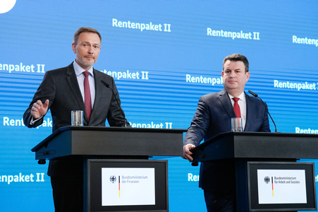 Pressekonferenz zum Rentenpaket II in Berlin