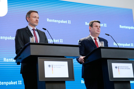 Pressekonferenz zum Rentenpaket II in Berlin