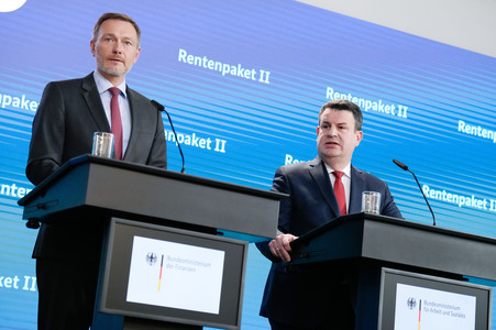 Pressekonferenz zum Rentenpaket II in Berlin