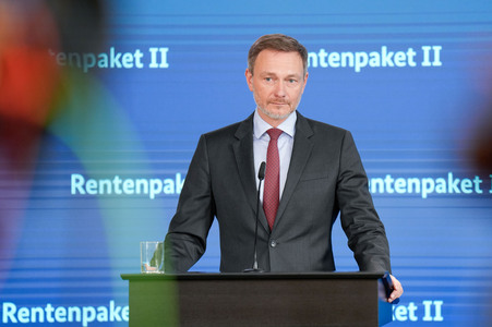 Pressekonferenz zum Rentenpaket II in Berlin
