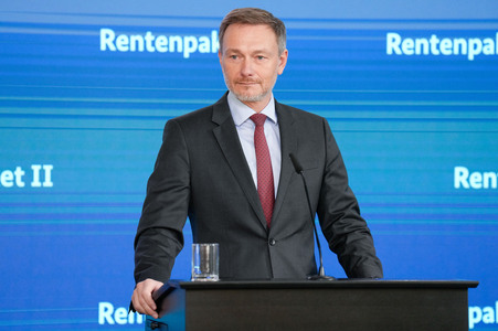 Pressekonferenz zum Rentenpaket II in Berlin