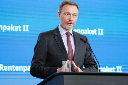 Pressekonferenz zum Rentenpaket II in Berlin