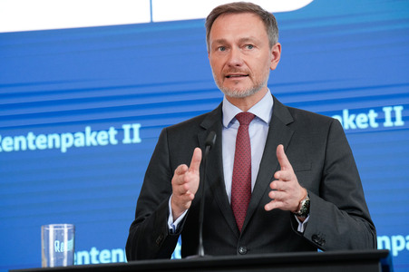 Pressekonferenz zum Rentenpaket II in Berlin