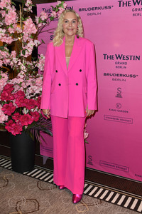 Präsentation von Stay Pink by Natascha Ochsenknecht in Berlin