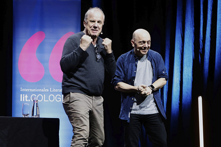 Hubertus Meyer-Burckhardt und Bernhard Hoëcker auf der lit.Cologne 2024 in Köln
