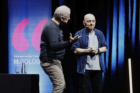 Hubertus Meyer-Burckhardt und Bernhard Hoëcker auf der lit.Cologne 2024 in Köln
