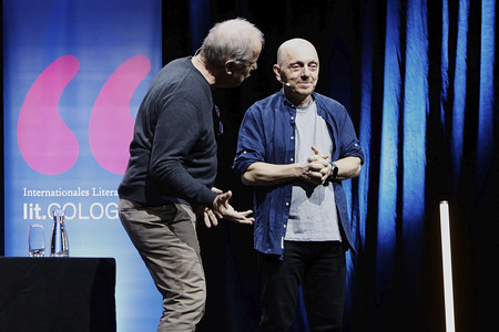 Hubertus Meyer-Burckhardt und Bernhard Hoëcker auf der lit.Cologne 2024 in Köln
