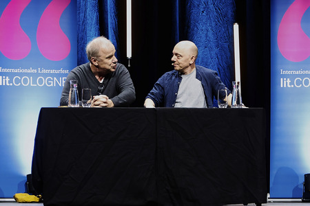 Hubertus Meyer-Burckhardt und Bernhard Hoëcker auf der lit.Cologne 2024 in Köln