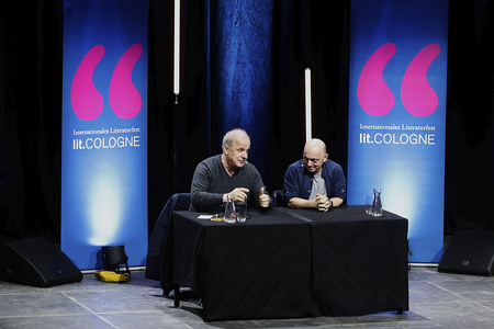 Hubertus Meyer-Burckhardt und Bernhard Hoëcker auf der lit.Cologne 2024 in Köln